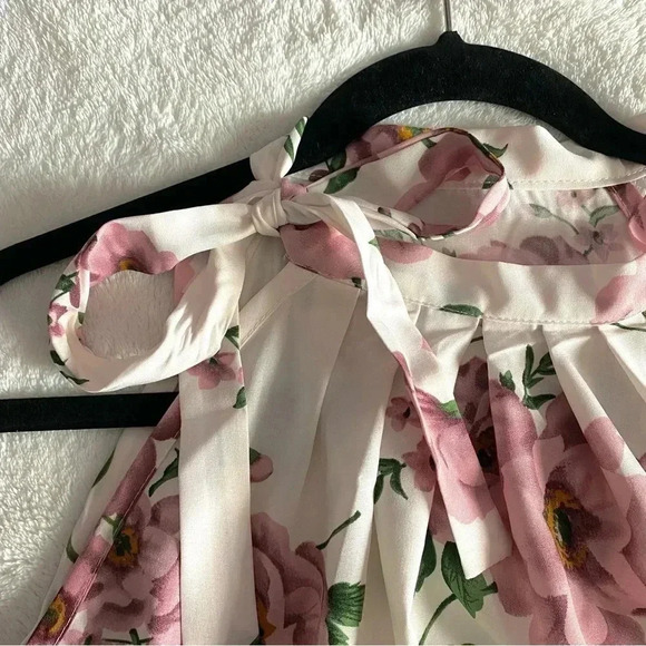 Tie Neck Floral Blouse​ - Picture 3 of 6